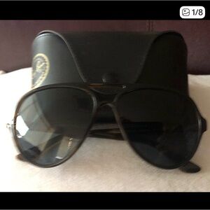 Ray-Ban Black Aviator Sunglasses